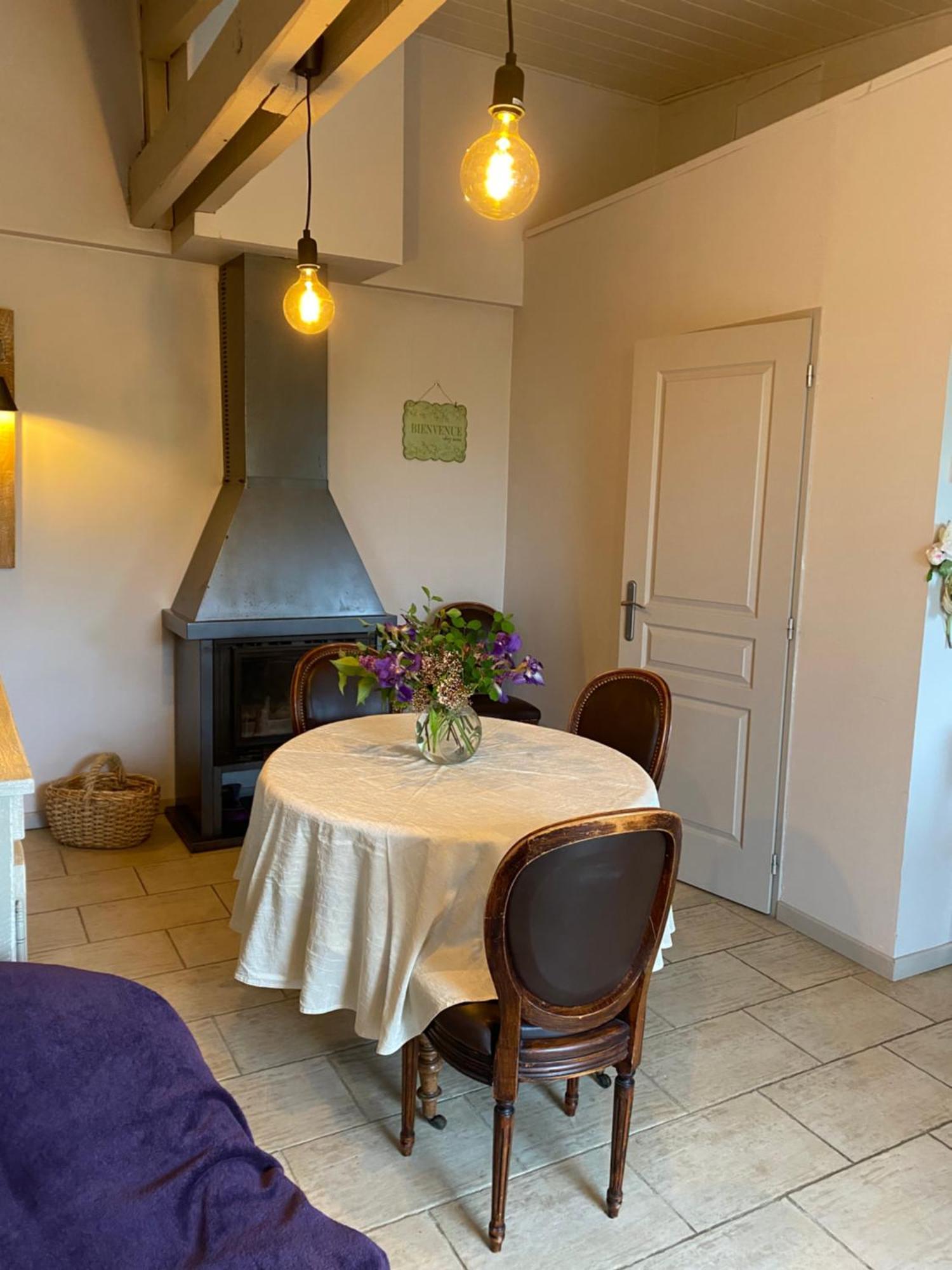 La Maison de Jeanne Châteney Extérieur photo